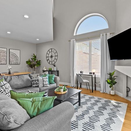 West End Whimsy | Jz Vacation Rentals Tower Grove Экстерьер фото