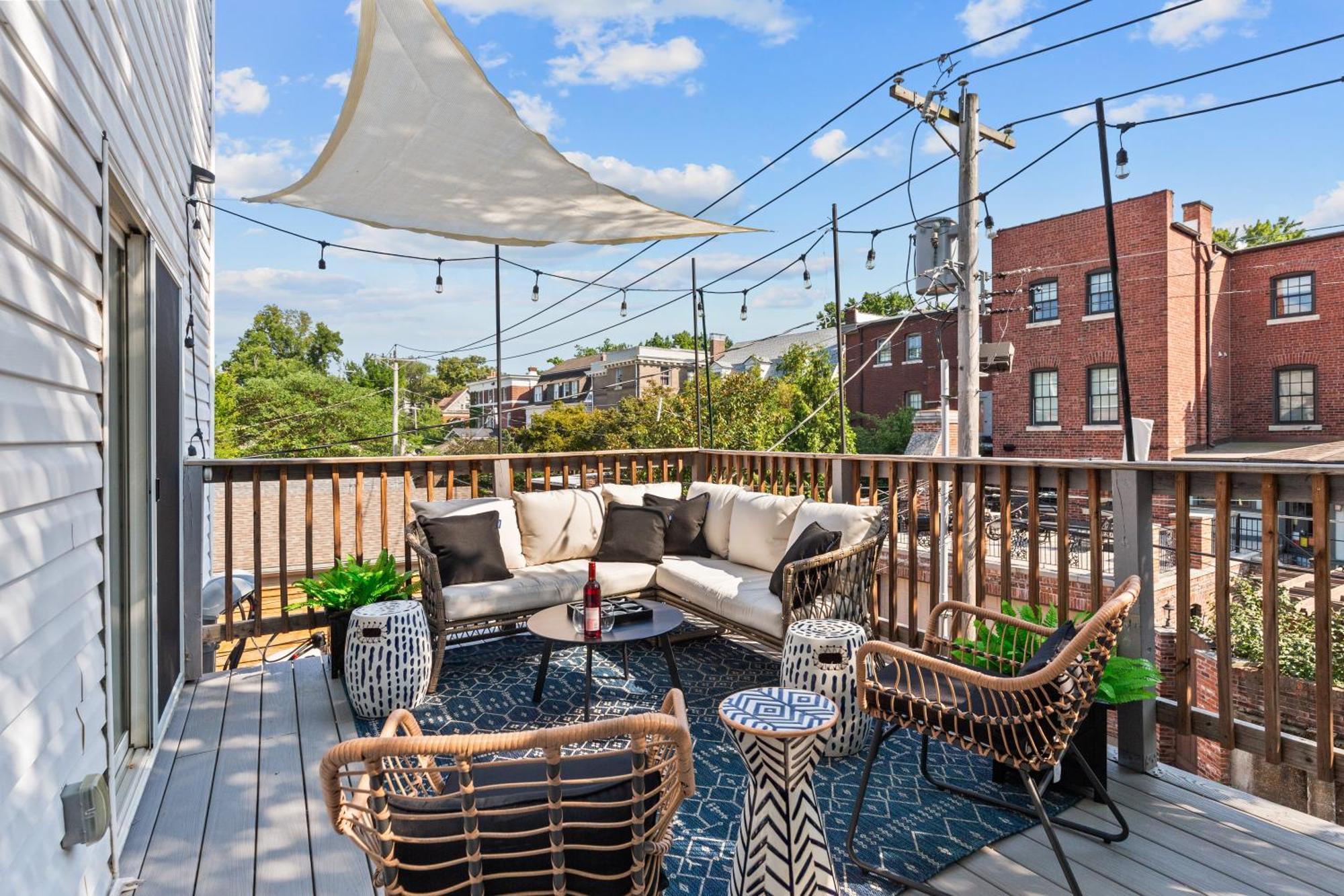 West End Whimsy | Jz Vacation Rentals Tower Grove Экстерьер фото