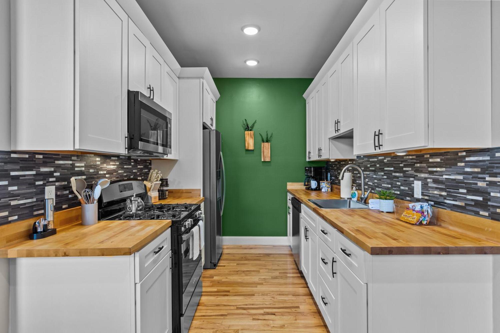 West End Whimsy | Jz Vacation Rentals Tower Grove Экстерьер фото