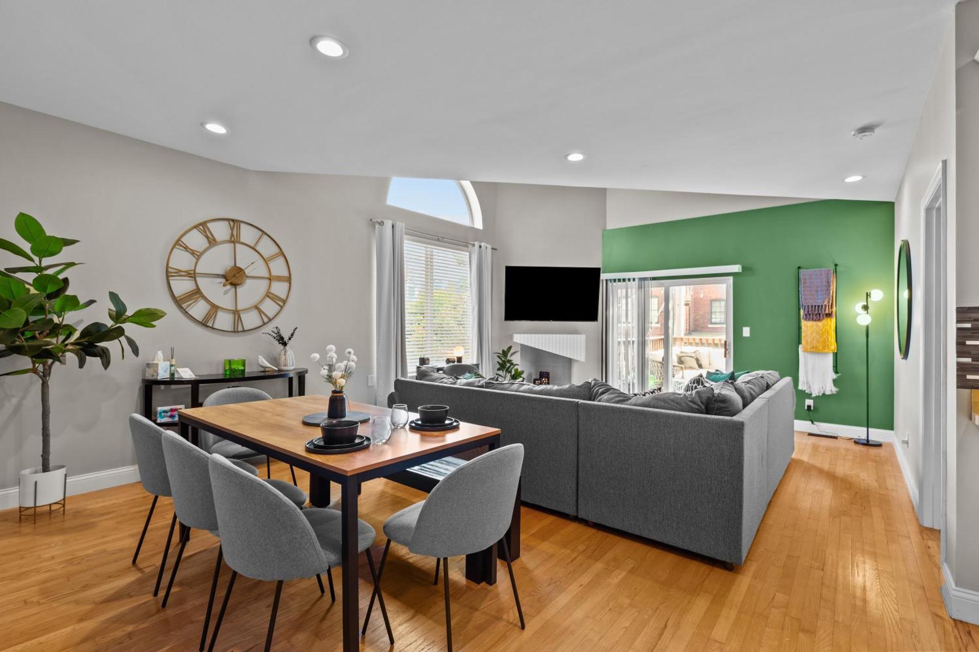 West End Whimsy | Jz Vacation Rentals Tower Grove Экстерьер фото