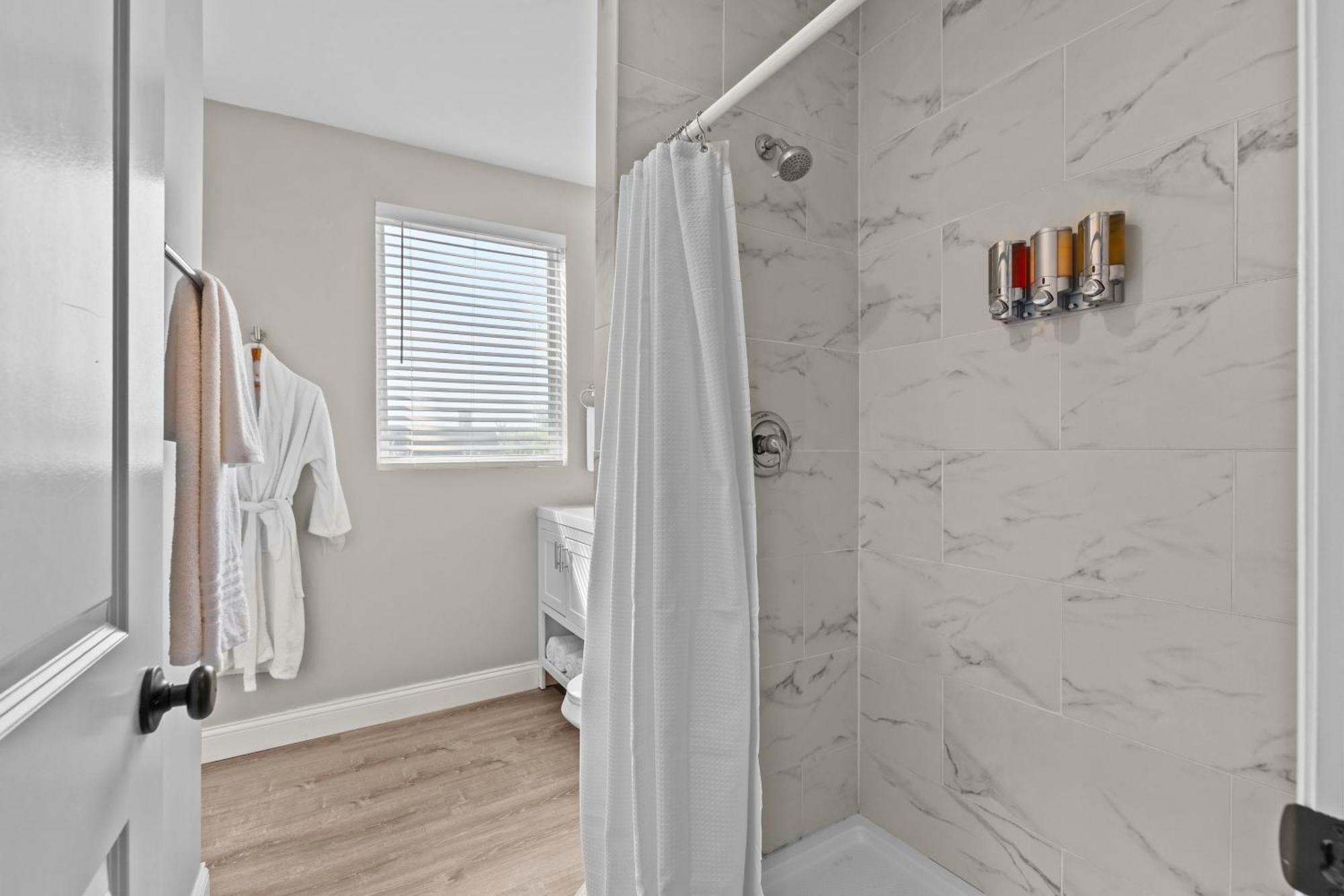 West End Whimsy | Jz Vacation Rentals Tower Grove Экстерьер фото