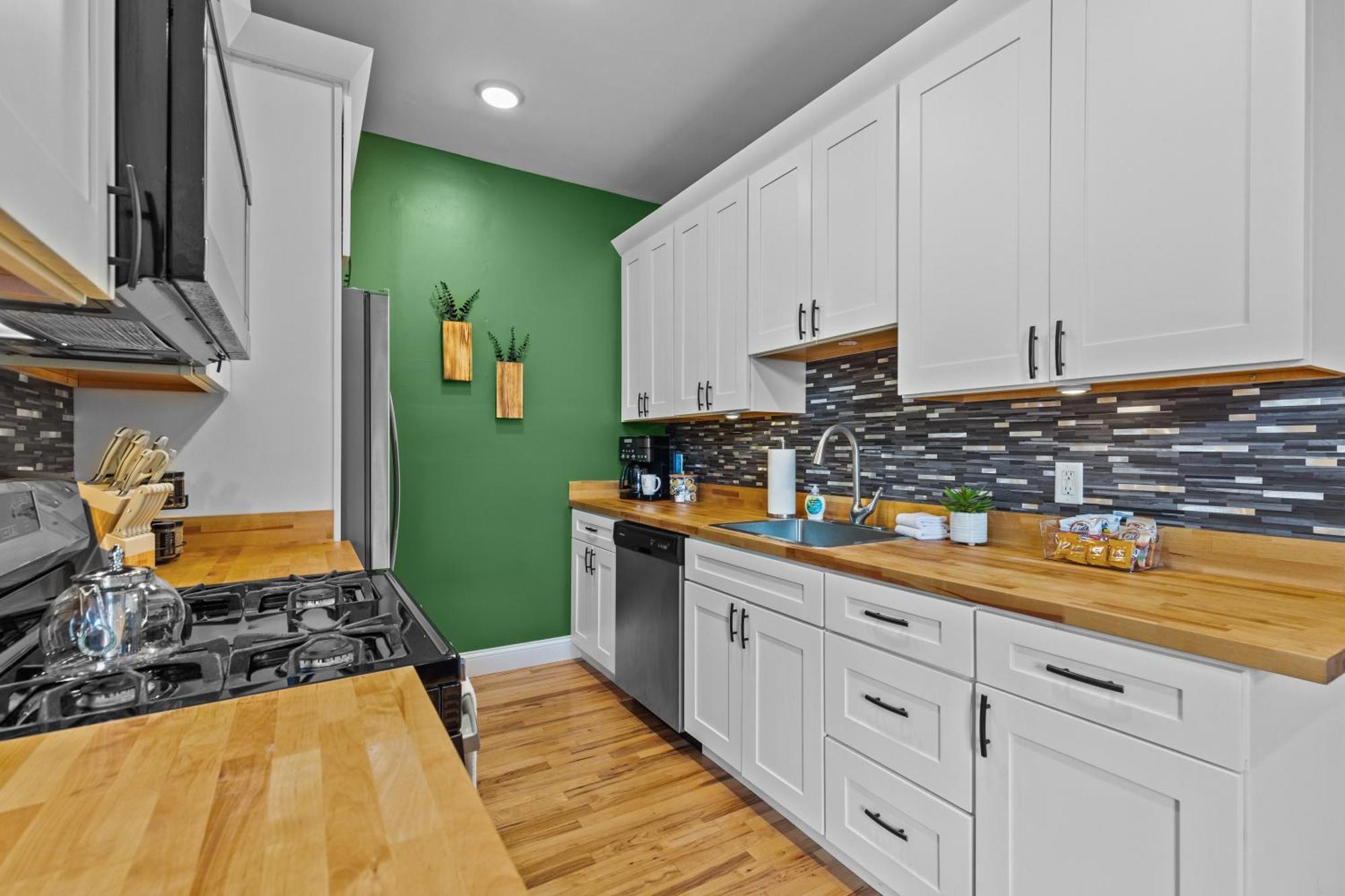 West End Whimsy | Jz Vacation Rentals Tower Grove Экстерьер фото